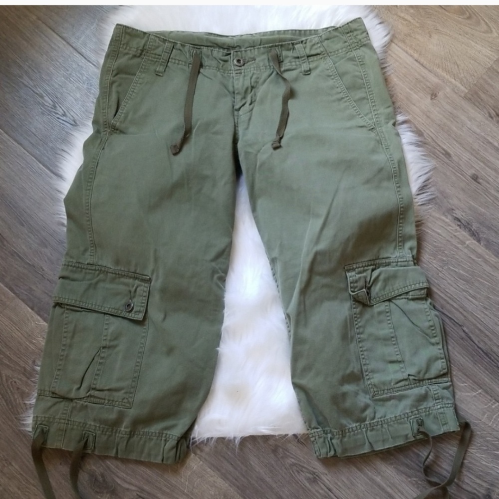 Levi's Crop Pants